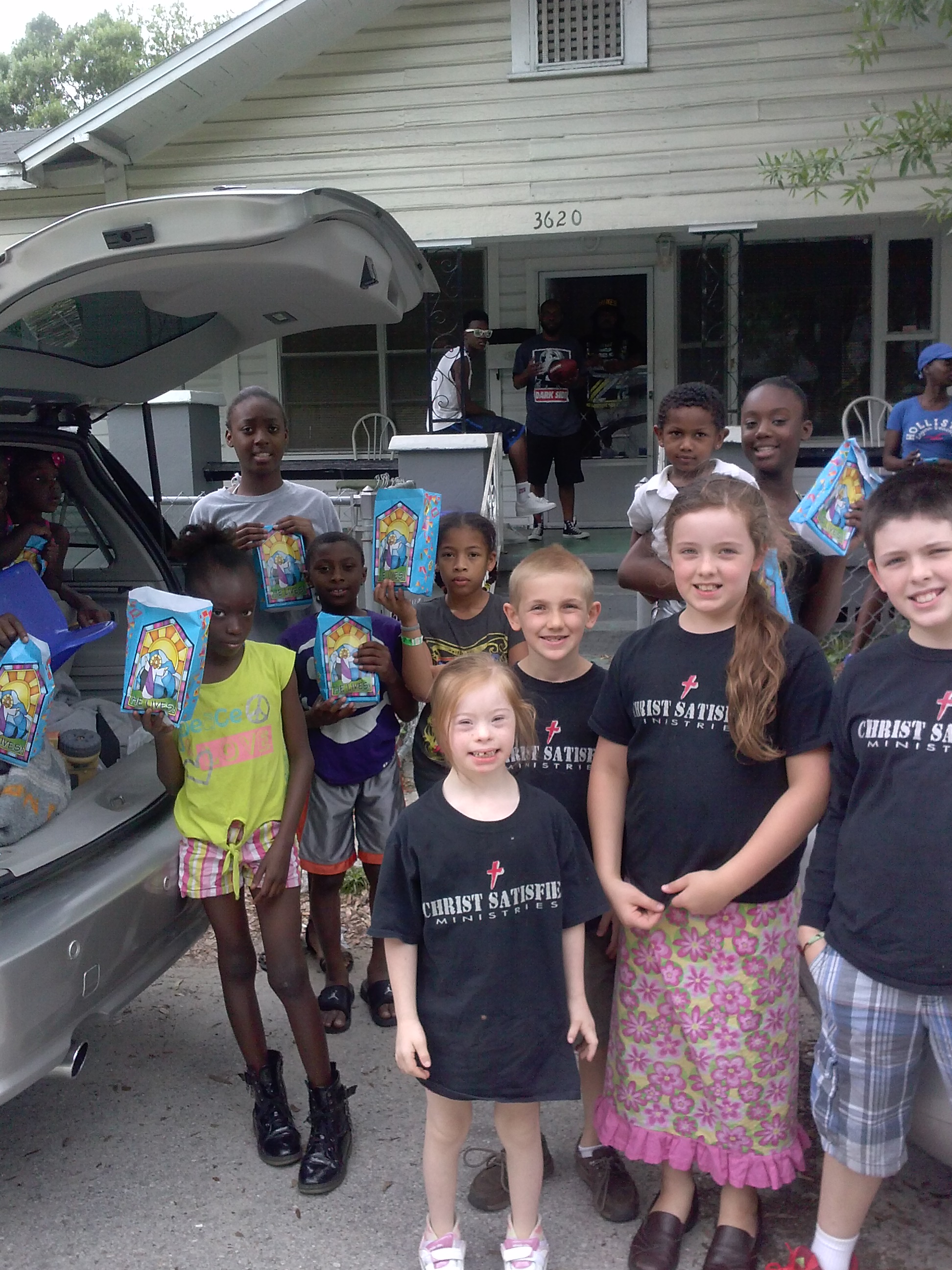 Easter Bag outreach in College Hill, Tampa.